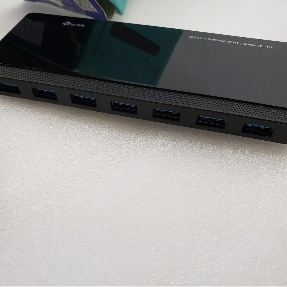TP-Link USB 3.0 7-Port Data Hub with 2 Smart Charging Ports (UH720)